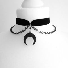 Black Crescent Moon Necklace - Gadget and Glam Shop