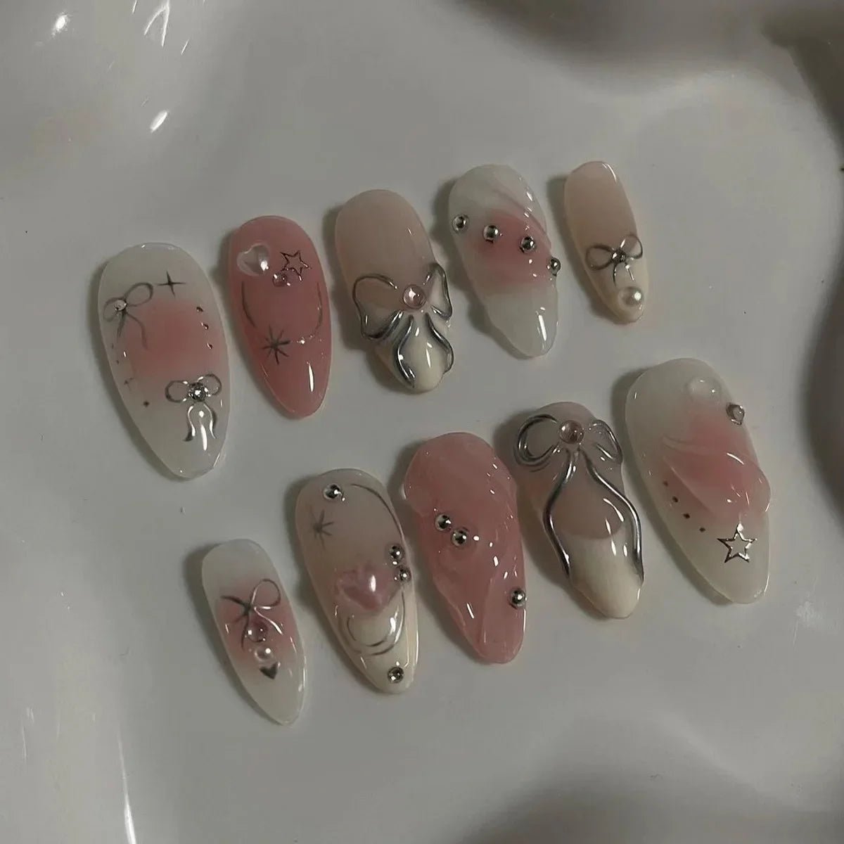24Pcs Short Round Head Almond Fake Nails with Flowers Grass Pattern Wearable False Nails Tips Summer Full Cover Press on Nails - Gadget and Glam Shop