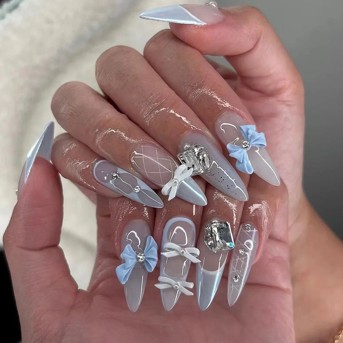 24Pcs Short Round Head Almond Fake Nails with Flowers Grass Pattern Wearable False Nails Tips Summer Full Cover Press on Nails - Gadget and Glam Shop