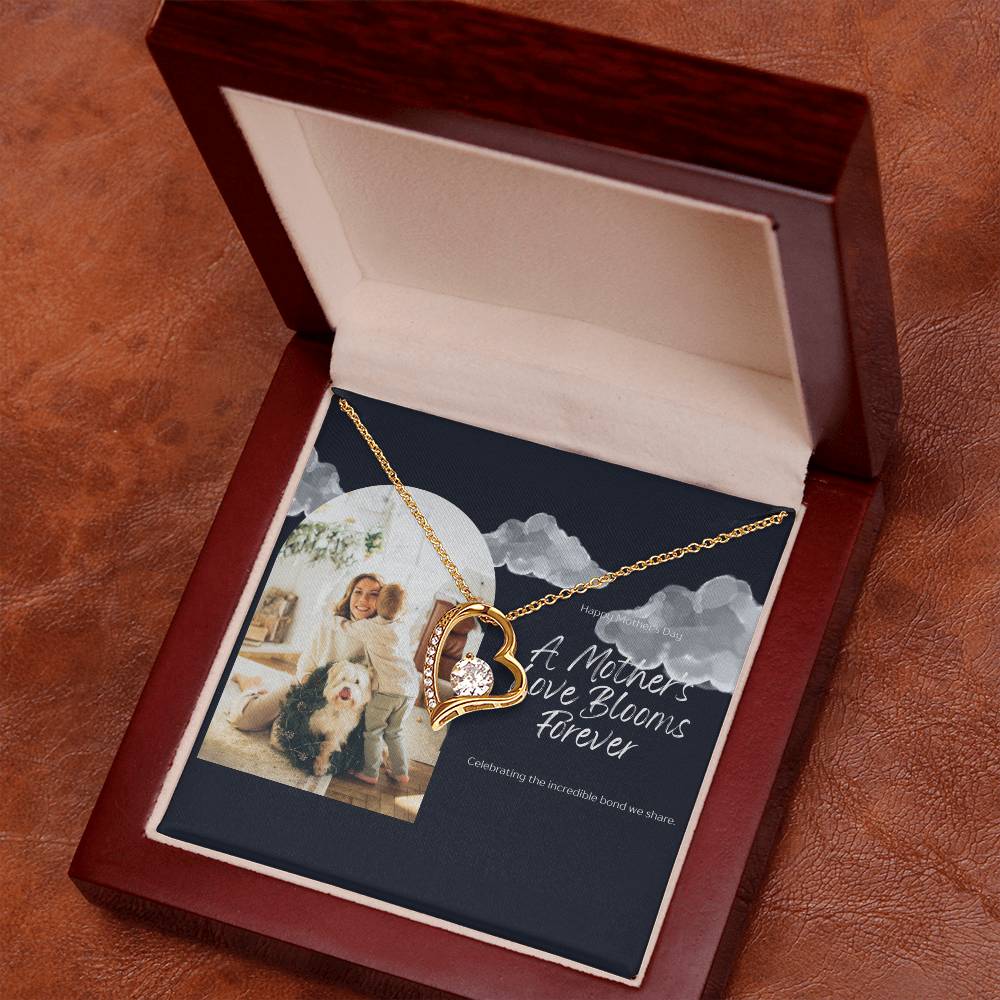 Heart's Embrace: Forever Love Necklace - Gadget and Glam Shop