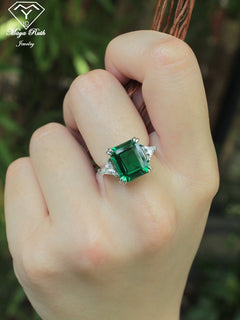 Enchanting Emerald: Genuine 925 Sterling Silver Trilogy Ring