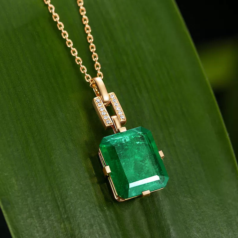 OYDJEW New Gold-Plated Simulation Emerald Zircon Pendant Necklace