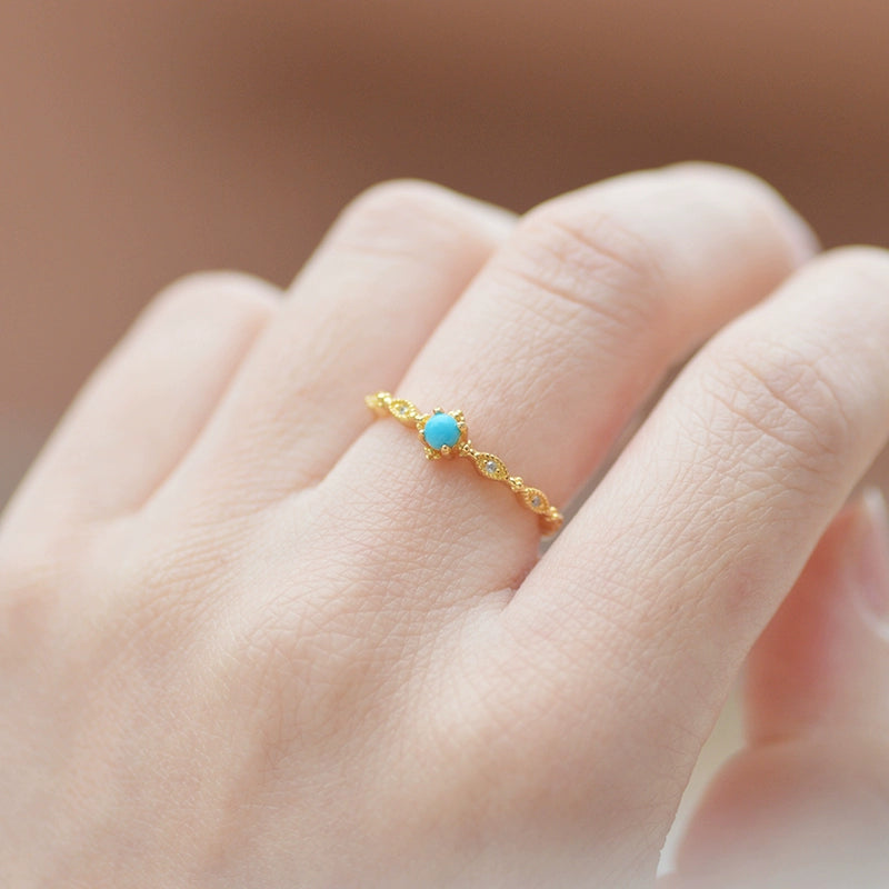 Small Exquisite Beautiful 18K Gold Ore Turquoise