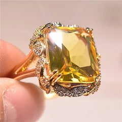 Trendy Gold-Toned Yellow Topaz Sapphire Rings for Women