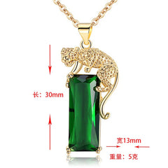 Ladies Fashion Leopard Set Emerald Tourmaline Pendant Necklace Personality Unique Design Versatile Necklace Jewelry Party Gift