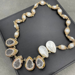 Retro Style Gold-Plated Freshwater Pearl Necklace with Raw Mineral Crystal and Tourmaline Shell