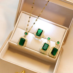 Retro Emerald Necklace with Zircon Crystal for Women