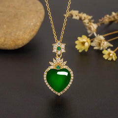 HOYON Love Heart-Shaped Agate Inlaid Emerald Green Chalcedony Pendant Necklace for Women Light Luxury New High-End Jewelry Free