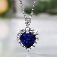 Fashionable Romantic Heart-Cut Blue Sapphire Vice Stone Pendant Necklace for Women